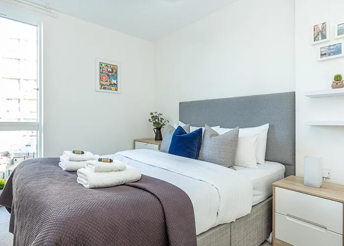 Modern New 2Br Flat Wbalcony In Peaceful Brixton