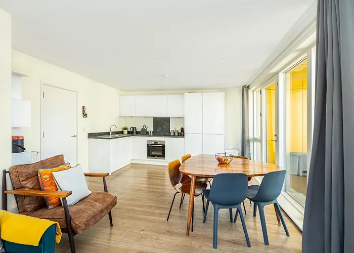 Modern New 2Br Flat Wbalcony In Peaceful Brixton