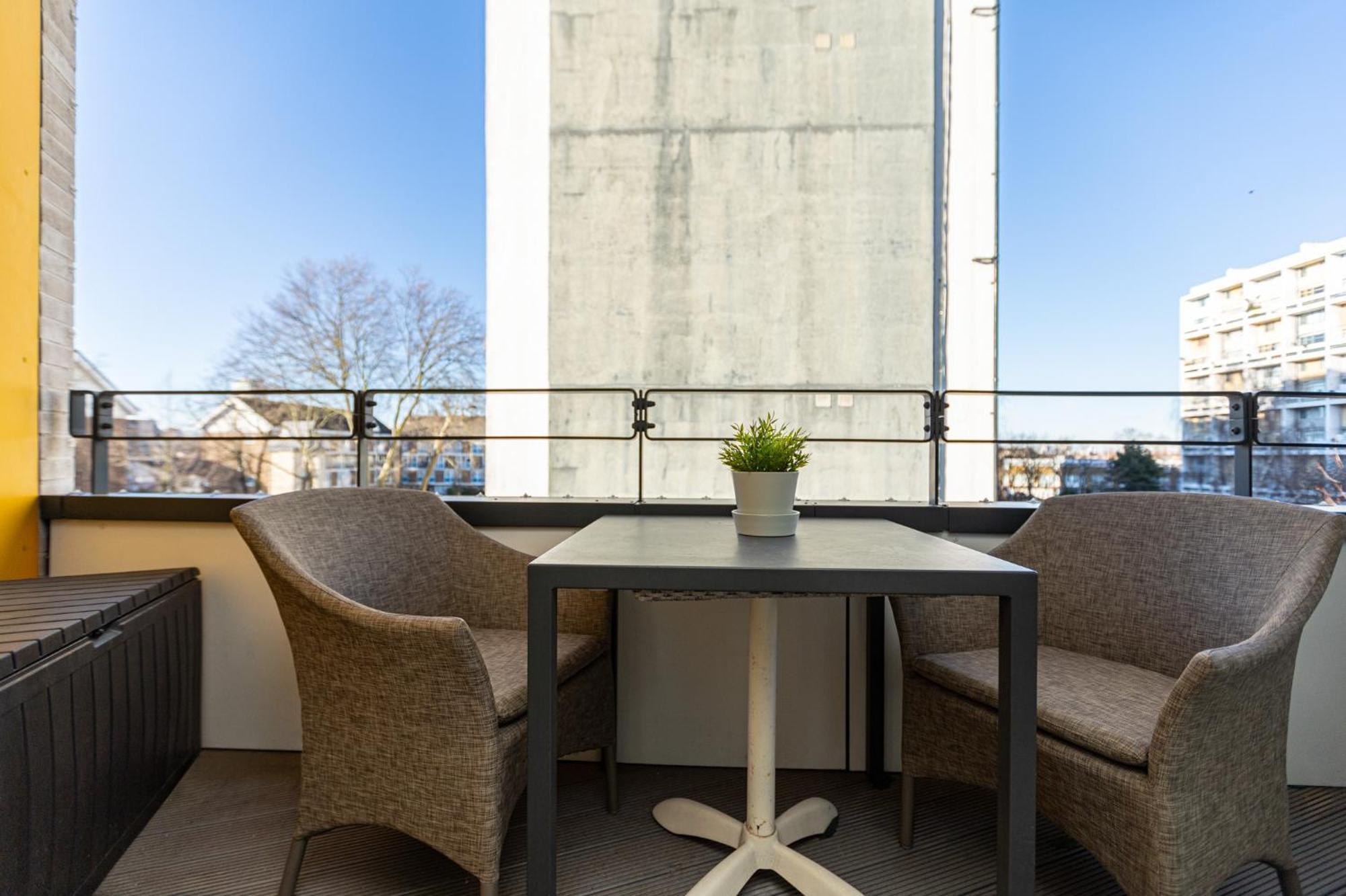 Modern New 2br Flat Wbalcony In Peaceful Brixton