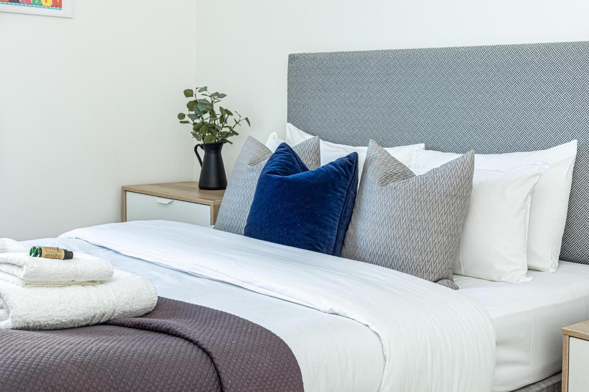Modern New 2br Flat Wbalcony In Peaceful Brixton Apartment *